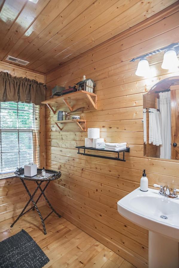 Tree Top Lodge - Gorgeous Lake Cabin With Hot Tub & Magnificent Views Of Forests And Mountains! Cabin Butler Esterno foto